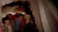 Jesse dissolves his bathtub | Image via Netflix